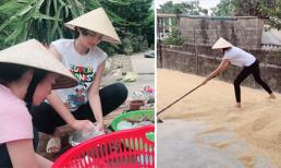 Dù là người nổi tiếng, về quê Lê Thúy vẫn giản dị cào lúa, rửa bát 