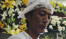 Chân dung người con thứ hai 'bí ẩn' của nghệ sĩ Lê Bình tại tang lễ ba