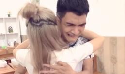 Mạc Văn Khoa xúc động bật khóc khi được bạn gái tặng quà trong ngày sinh nhật