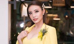 Á hậu Lý San Nghi diện váy cực chất dự khai trương nhà hàng doanh nhân An Nam Hoàng