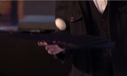 Ảo thuật gia biến giấy vụn thành trứng khiến giám khảo Britain’s Got Talent không tin vào mắt mình