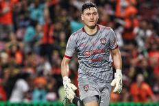 HLV Muangthong báo tin 'báo động đỏ' về tình trạng của Văn Lâm