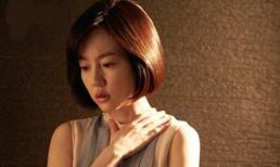 Đêm tân hôn chồng lôi trong tủ ra một bao tải lớn khiến tôi chết lặng