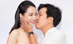 Đến mừng sinh nhật vợ, Trường Giang chủ động hôn Nhã Phương say đắm, tuyên bố: 'Yêu vợ mãi mãi'