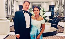 Chồng cũ Hồng Nhung xuất hiện tình tứ bên vợ mới với vòng hai lùm lùm