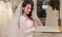 Trước khi tiệc cưới diễn ra, chiếc váy cưới chính “1 soiree - 2 phong cách” của cô dâu Sara Lưu đã được hé lộ