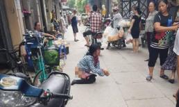 Bị phát hiện trộm thuốc lá, nữ quái ở Hà Nội tụt quần quỳ lạy xin tha