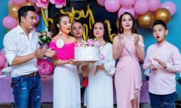 Mai Thu Huyền làm tiệc sinh nhật tròn 61 tuổi ngập sắc hồng cho người mẹ trẻ đẹp