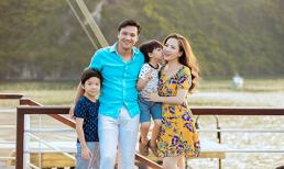 Đan Lê hạnh phúc khoá môi Khải Anh trong chuyến du lịch Hạ Long cùng hai con