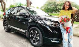 Hải Băng được ông xã đổi hẳn một chiếc xế hộp 7 chỗ vì nhà quá đông dân số