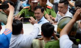 'Con ông Nguyễn Hữu Linh phải tạm nghỉ học vì việc của cha'