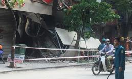 Sập nhà ở trung tâm Hà Nội, nhiều người hoảng loạn