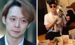 Park Yoochun khiến dân mạng phẫn nộ vì vui vẻ như chưa từng bị kết án tù 