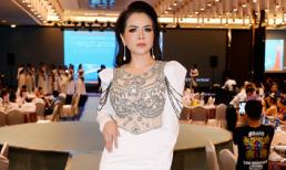 Hoa hậu Lê Thanh Thúy diện váy dạ hội nổi bật như nữ hoàng ngồi ghế Trưởng ban giám khảo