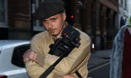 Mải mê yêu đương bỏ học giữa chừng, cậu cả nhà Becks còn gây sốc khi đi thực tập 