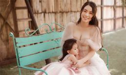 Cuồng phim công chúa từ nhỏ, Hải Băng quyết tâm chụp một bộ ảnh như trong truyện cổ tích với con gái