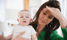 Vẫn đang ở cữ mà mẹ chồng bắt giặt ngày 3 chậu quần áo, bà còn hát ru cháu: 'Bố đi làm ngược xuôi vất vả, mẹ ở nhà sướng quá mẹ ơi!'