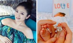 Thông báo đã hạ sinh quý tử cho chồng đại gia, mỹ nhân “Ỷ thiên đồ long ký” tranh thủ khoe nhẫn kim cương siêu to