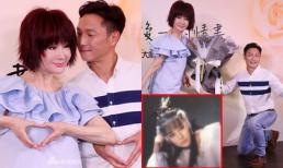 70 tuổi, 'Tiểu Long Nữ' Phan Nghinh Tử vẫn đẹp thơm xao xuyến khiến trai trẻ phải quay sang ngửi tóc, quỳ gối tặng hoa