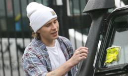 Đi xe sành điệu nhưng cậu cả nhà Becks bị thiên hạ chê cười vì vi phạm luật tới 2 lần/ ngày