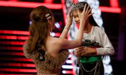 Giọng hát Việt nhí 2019: Hương Giang ngã quỵ xuống sân khấu , năn nỉ 'ngôi sao' Minh Hằng 'phá chặn' và nhận cái kết đắng!