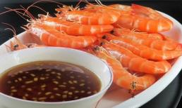 Hấp tôm cũng là cả nghệ thuật, làm thế nào để tôm chín, ngọt thịt mà vẫn giữ được độ tươi bóng