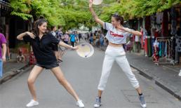 Loạt ảnh cực 'bá đạo' của Hoa hậu Mai Phương Thúy và siêu mẫu Võ Hoàng Yến ở Hội An