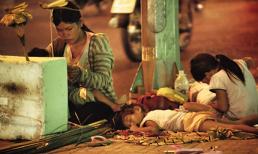 Câu chuyện của phó nháy về 4 mẹ con vô gia cư kiếm sống trên vỉa hè khiến nhiều người lặng mình