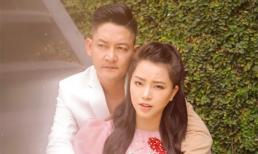 Đã có ba con, nhưng vợ chồng Hải Băng và Thành Đạt vẫn mặn nồng như lúc mới yêu