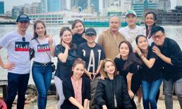 Vợ chồng Lam Trường cùng loạt sao Việt đi thả cá phóng sinh