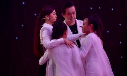Giọng hát Việt nhí 2019: Phạm Quỳnh Anh - Dương Khắc Linh khóc nức nở khi bấm cứu học trò trong hậu trường