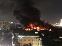 Clip toàn cảnh vụ cháy Công ty bóng đèn phích nước Rạng Đông