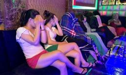 Từ tháng 9/2019, nhân viên quán karaoke phải đeo biển tên