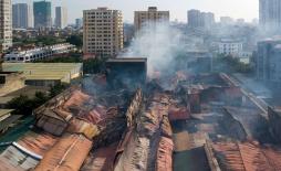 Cảnh tượng tan hoang sau đám cháy lớn ở Công ty phích nước Rạng Đông