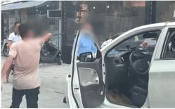 Bị đuổi không cho đỗ xe, tài xế taxi rút gậy 3 khúc tấn công bảo vệ ở Hồ Gươm Plaza