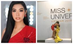 Mạng xã hội lại xôn xao vì hình ảnh được cho là Thúy Vân bật khóc nức nở, ôm chặt H’Hen Niê tại vòng phỏng vấn 