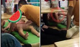 Hành động của thiếu niên đối với bé gái 2 tuổi ở quán trà sữa khiến người lớn rùng mình