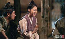 'Biệt đội hoa hòe': Chuyện thật như đùa, vua sai đi tìm vợ lại yêu luôn vợ tương lai của vua