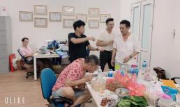 Các nghệ sĩ cùng nhau ăn khuya, tập Táo Quân 2020 thâu đêm