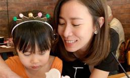 Lần đầu khoe con gái, Xa Thi Mạn vẫn nổi bần bật vì gương mặt cực trẻ trung nhờ nhan sắc lão hóa ngược ở tuổi 44