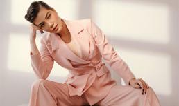 43 tuổi, siêu mẫu Vũ Cẩm Nhung vẫn đầy khí chất và cá tính với đồ menswear