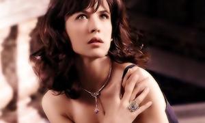 Mỹ nhân quý phái với nữ trang hàng hiệu