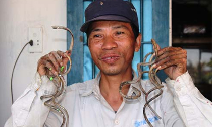 Dị nhân 30 năm không cắt móng tay