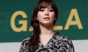 Song Hye Kyo được khen ăn mặc thanh lịch