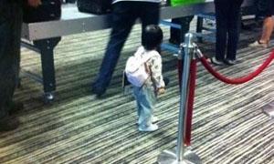 Con gái Triệu Vy: Lạc lối ở sân bay