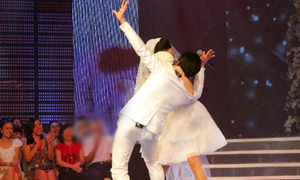 Sau dùng roi dạy dỗ, Lê Khánh 'cưới' Minh Quân