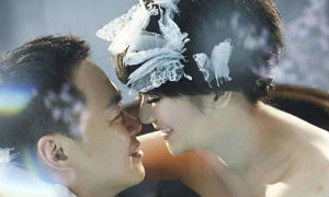 Tiết lộ thêm ảnh cưới lãng mạn của Selina