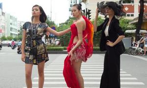 Thí sinh Vietnam's Next Top Model 'khoe mình' nơi ngã tư đường