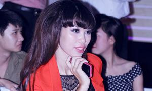 Sao Việt và "cơn nghiện" làm sang với Iphone