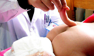 Bốn tháng tuổi mọc đuôi dài 12 cm